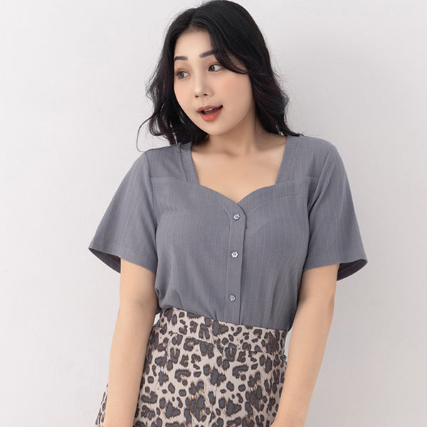 Multicolor Heart Collar Floral Button Plus Size Ribbed Top