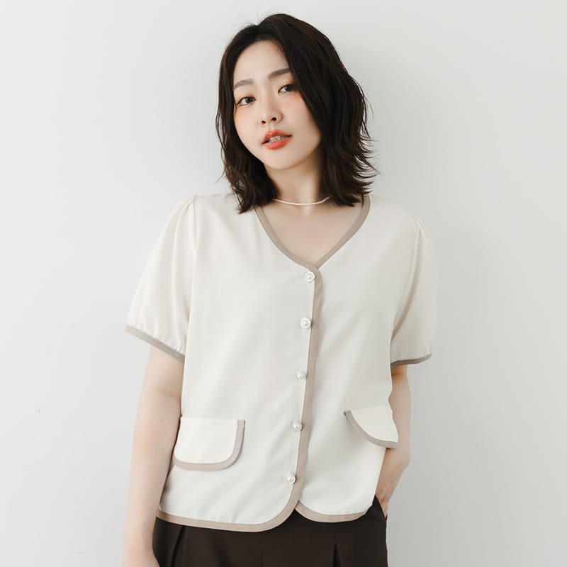 MISS. Elegant Contrast Trim Pearl Button Plus Size Top