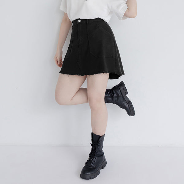 Pocket Twill Cotton Frayed Hem Plus Size Mini Skirt (With Inner Shorts)