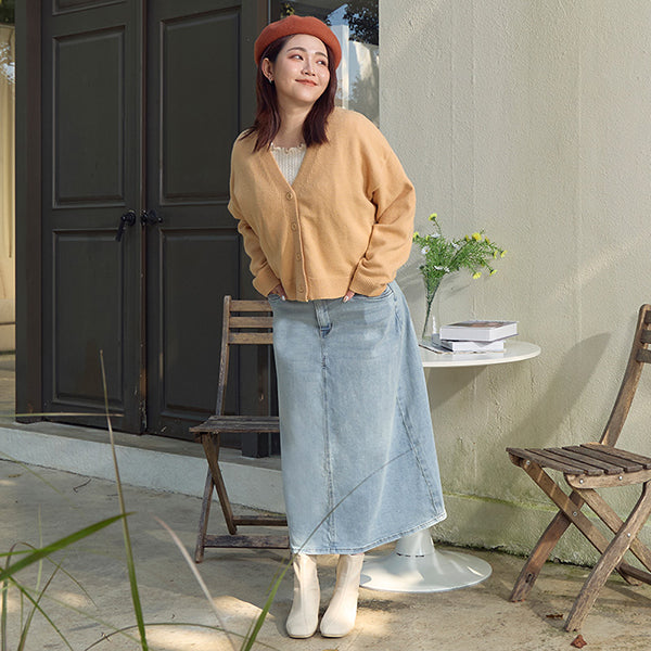 Classic V-Neck Multicolor Cropped Plus Size Knit Cardigan