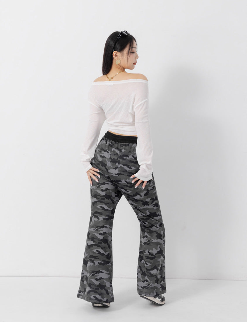 MUA! Chic Graphic Heart Lettering Plus Size Top