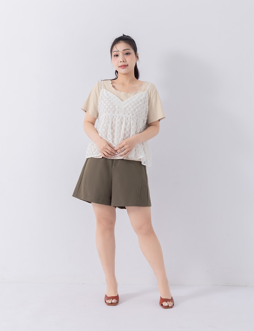Tailored Seam Slim Fit Plus Size Shorts