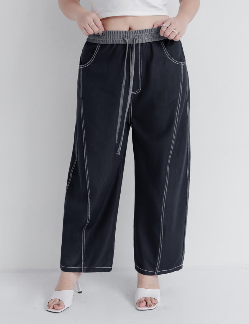 MUA! Color-Block Stitch Elastic Waist Plus Size Tapered Jeans