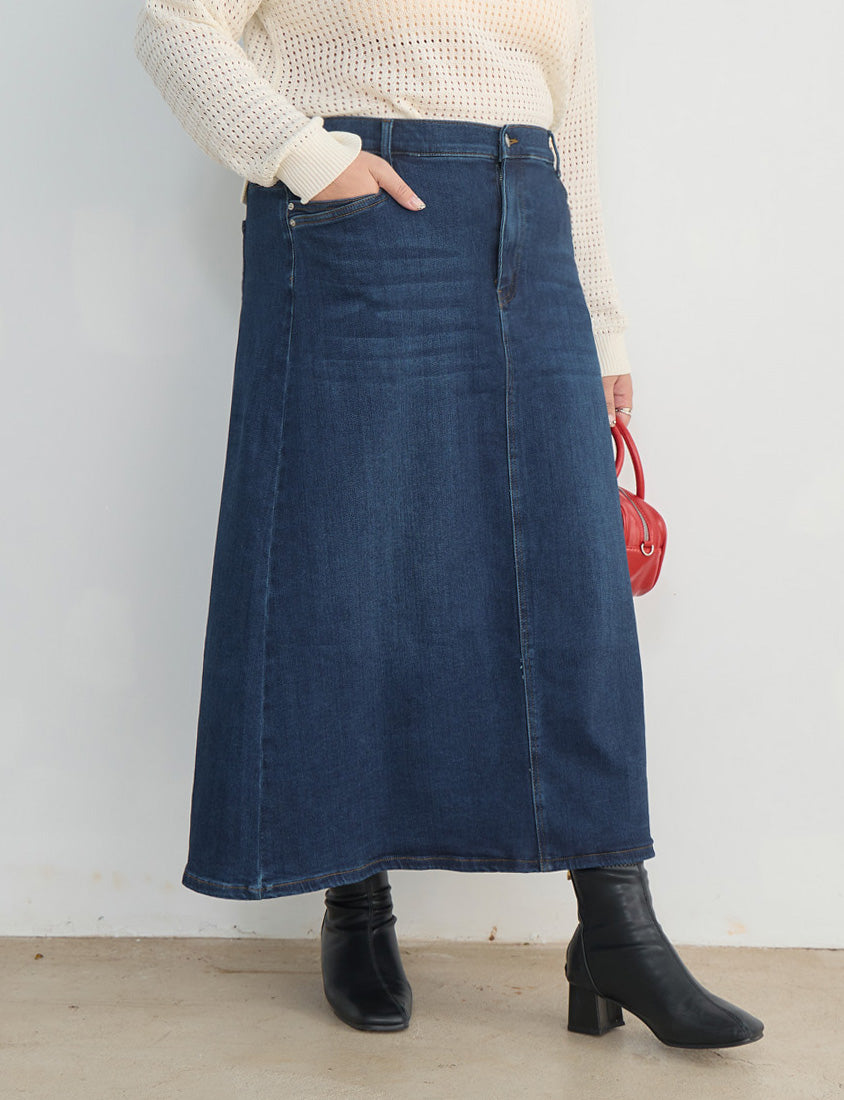 Apple-Shaped Friendly! Perfect Fit Back Slit Plus Size Denim Maxi Skirt