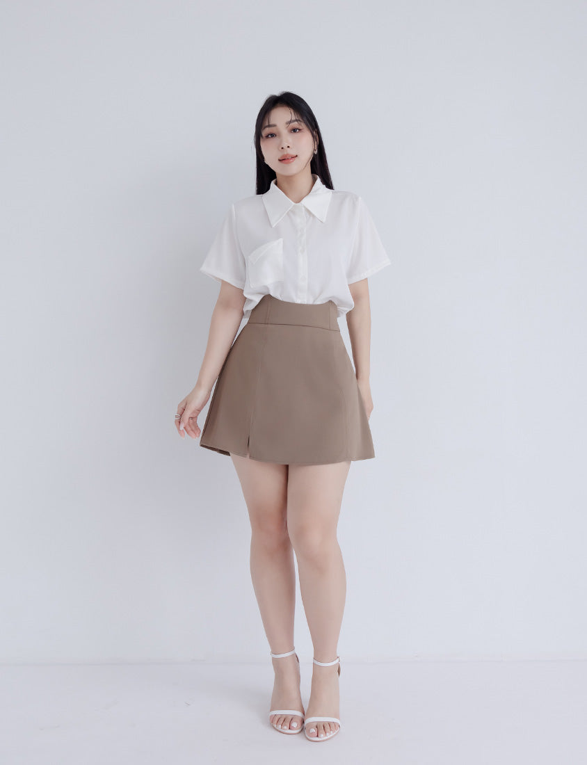 MISS. Elegant Pleat-Back Satin Plus Size Pocket Shirt