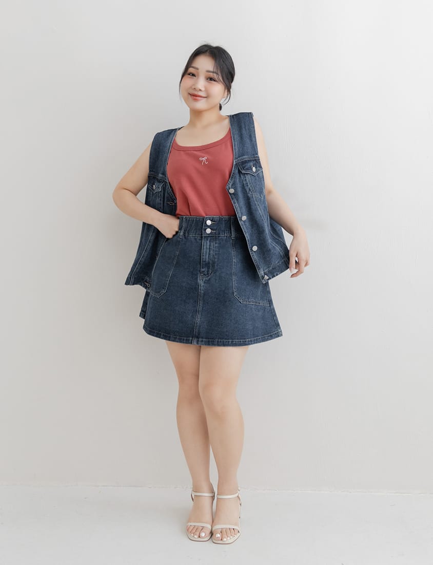 Waist-Cinching A-Line Plus Size Denim Skirt (With Shorts)