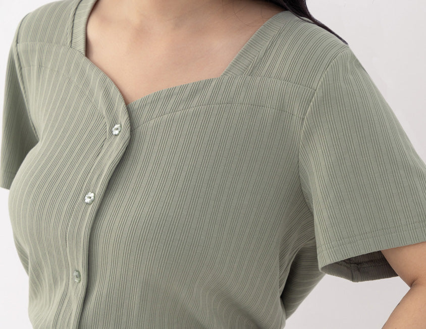 Multicolor Heart Collar Floral Button Plus Size Ribbed Top