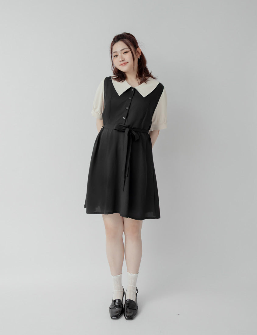 Layered-Look Contrast Collar Plus Size Mini Dress (with Belt)