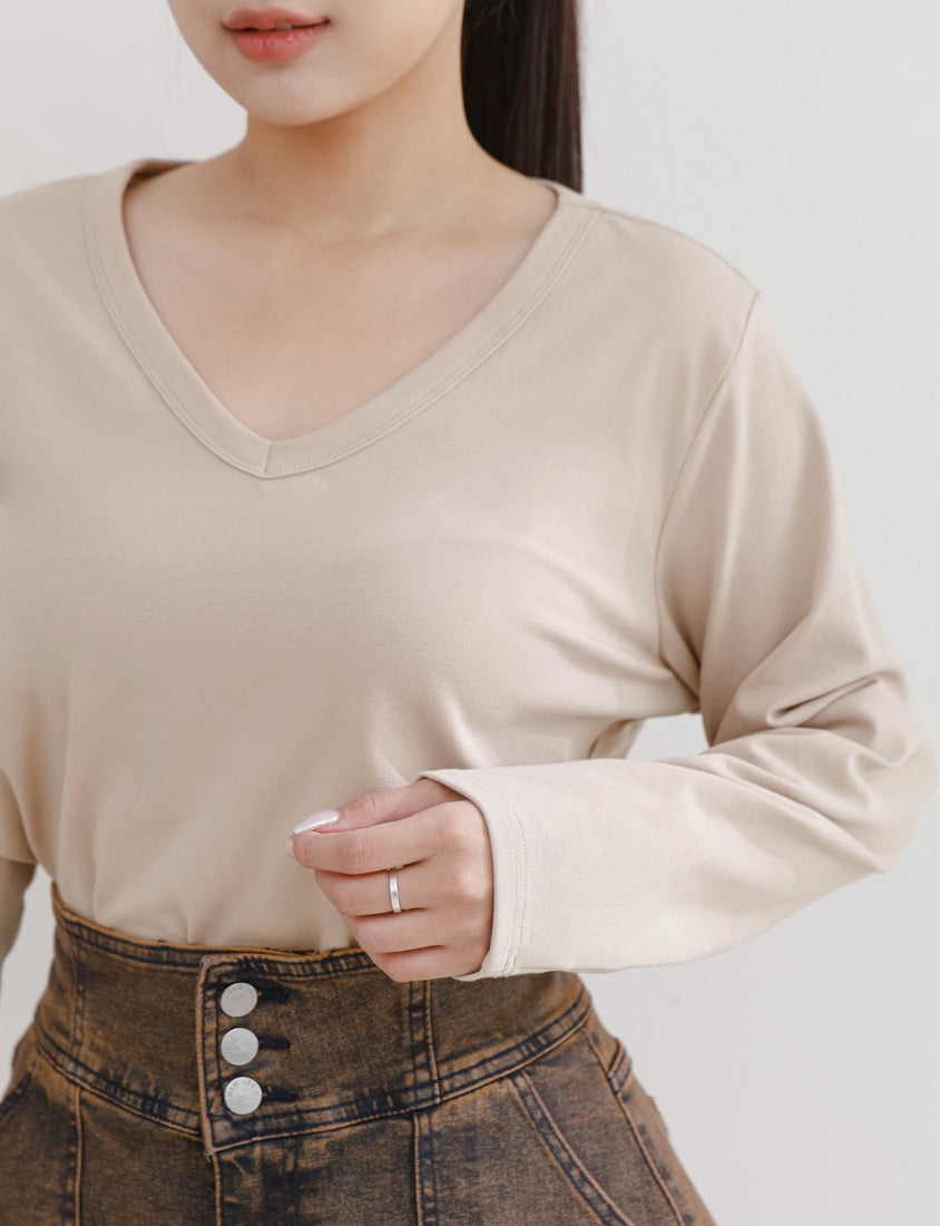 V-Neck Slim Fit Plus Size Long Sleeve Tee