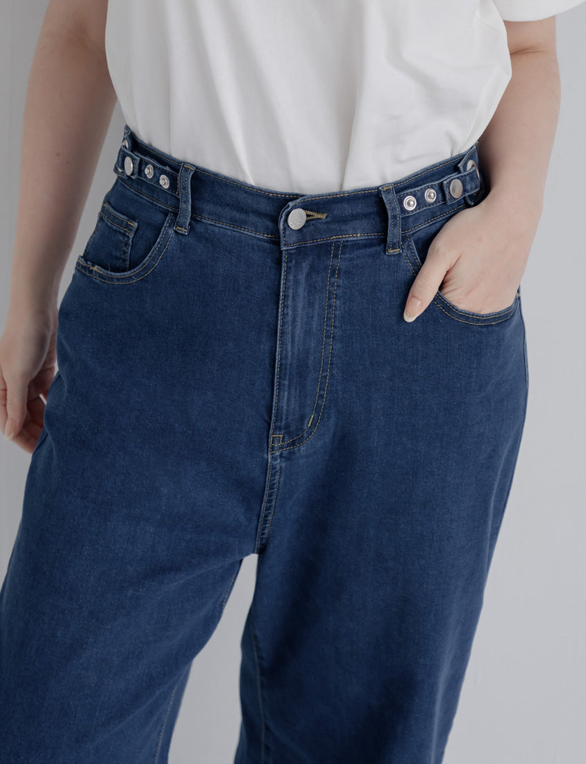 Cooling Tech with Raw Hem Plus Size Straight Leg Denim