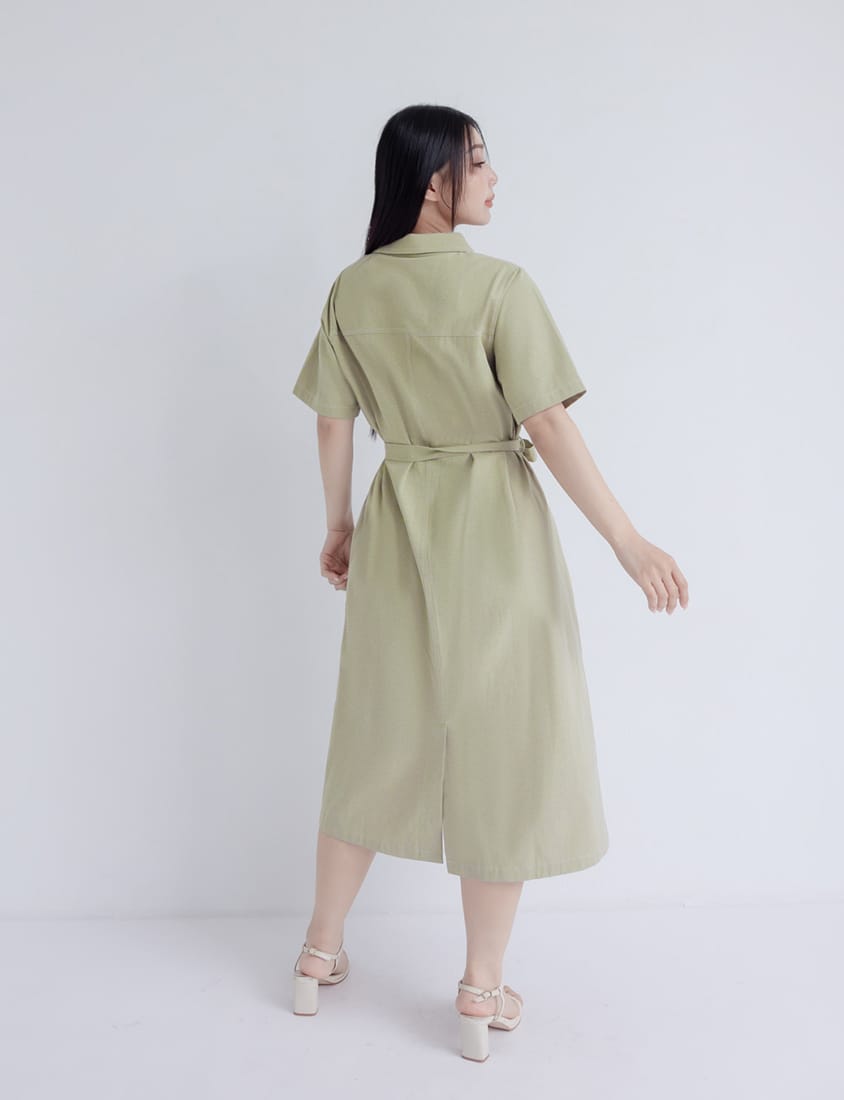 Color-Block Stitching Collar Twill Plus Size Maxi Dress (with Waist Tie)