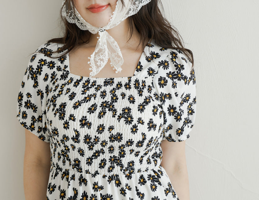 Daisy Print Square Neck Smocked Puff Sleeve Plus Size Mini Dress