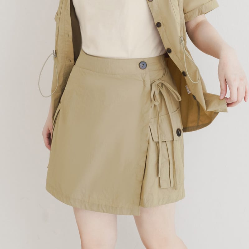 Sweet & Edgy Cargo Side-Tie Pocket Plus Size Mini Skirt  (With Inner Pants)