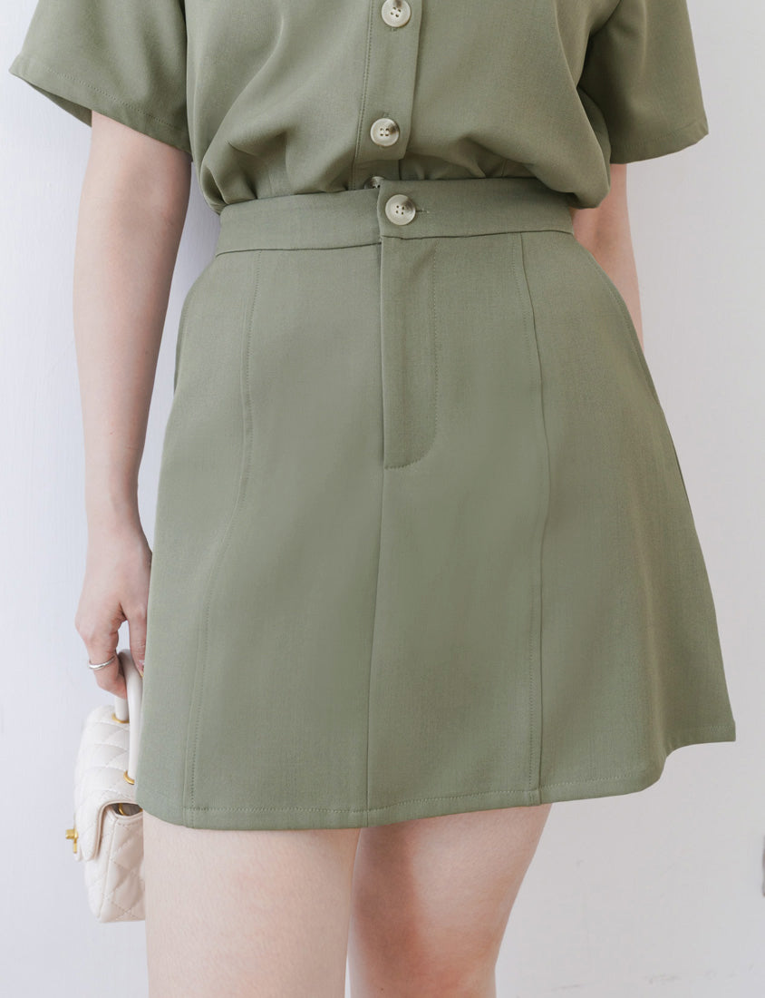 MISS. Korean Contrast Stitch Twill Back-Elastic Plus Size Mini Skirt