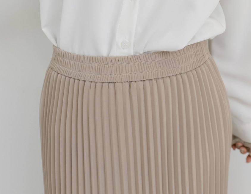 MISS. Fairy Pleated Elastic Waist Plus Size Maxi Skirt