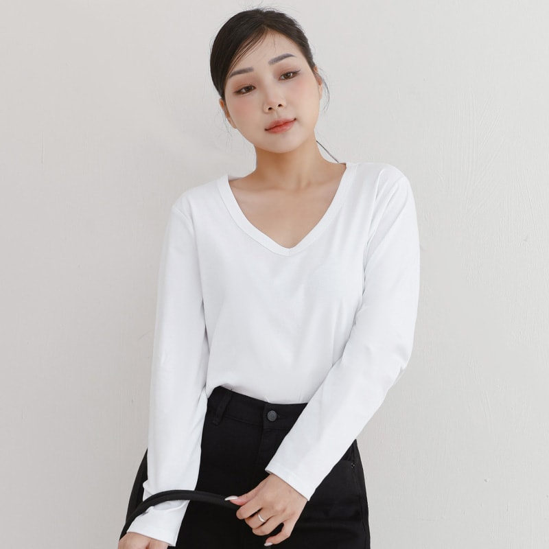 V-Neck Slim Fit Plus Size Long Sleeve Tee