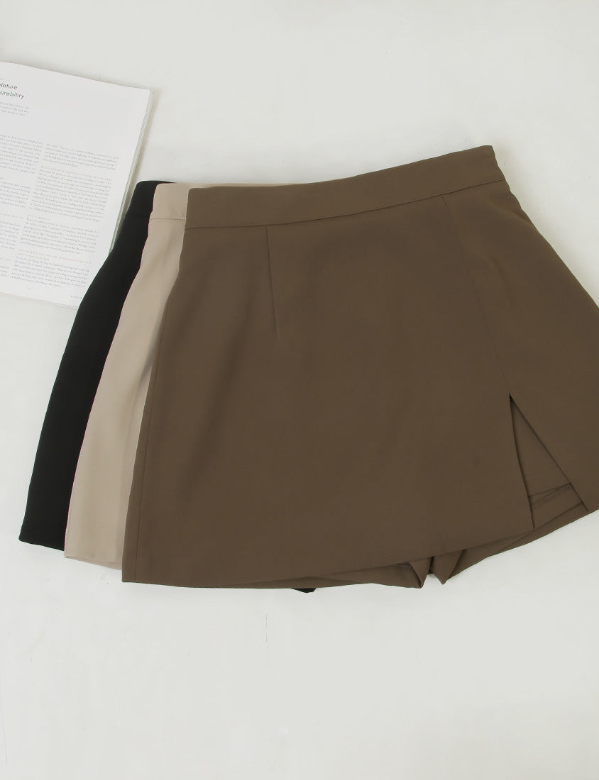 MISS. Structured Lightweight A-line Slit Plus Size Tailored Skirt (With Short)