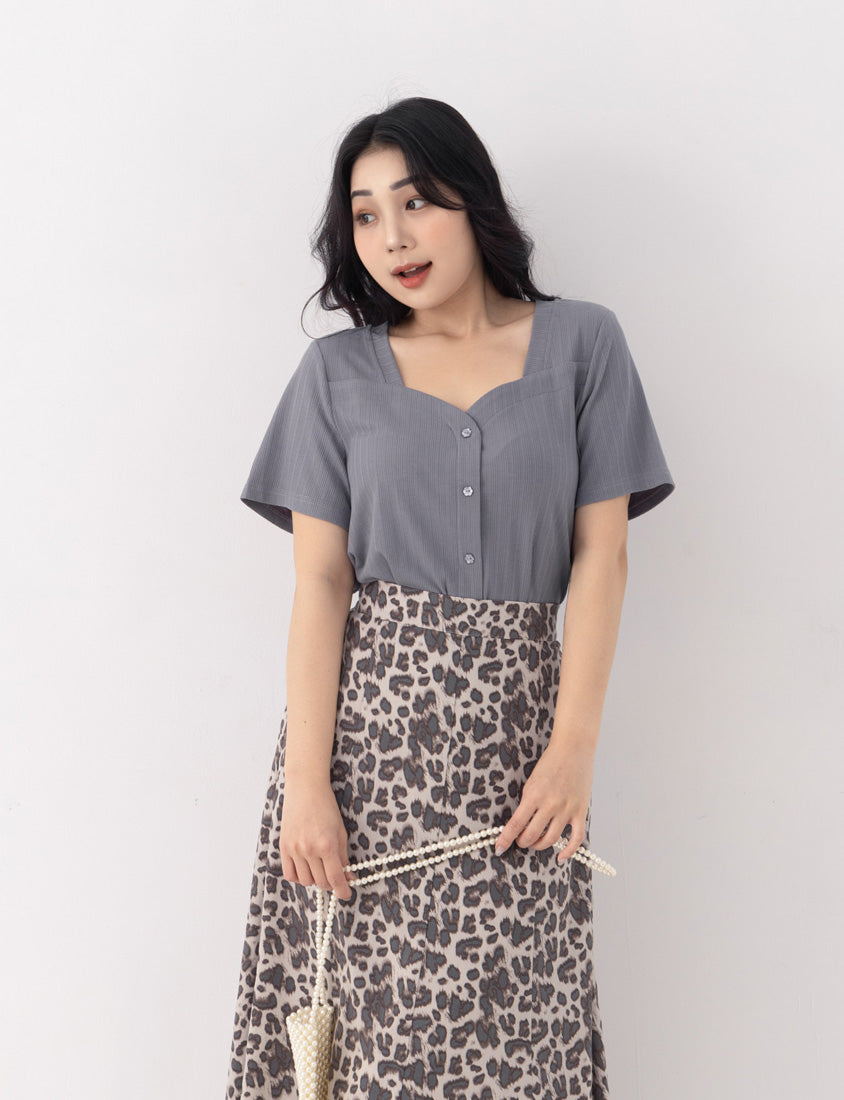 Multicolor Heart Collar Floral Button Plus Size Ribbed Top
