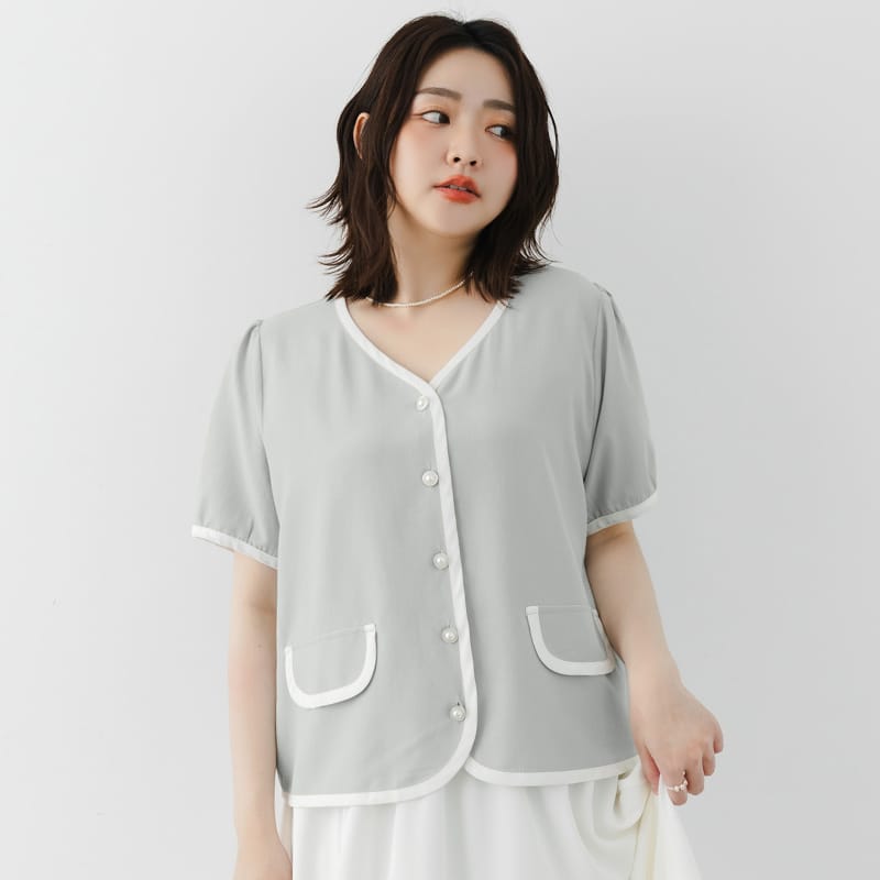 MISS. Elegant Contrast Trim Pearl Button Plus Size Top
