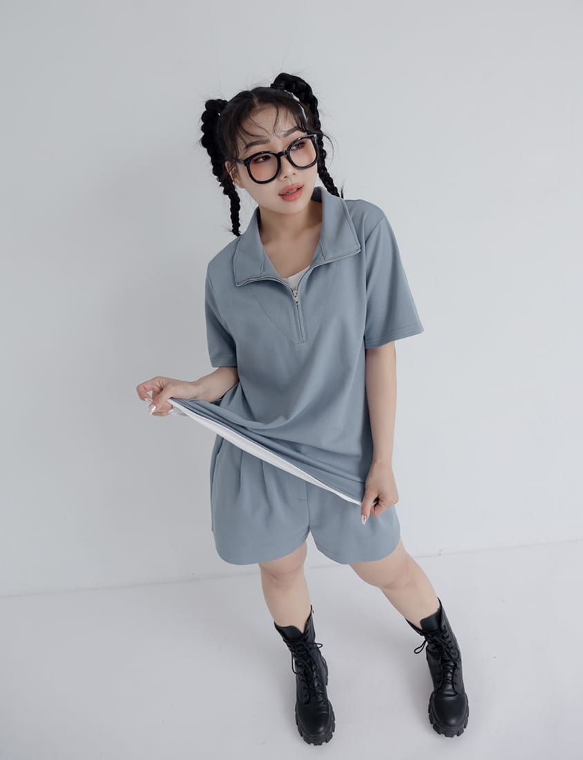 Zip-Up Faux Two-Piece Multicolor Plus Size Short Sleeve Tee