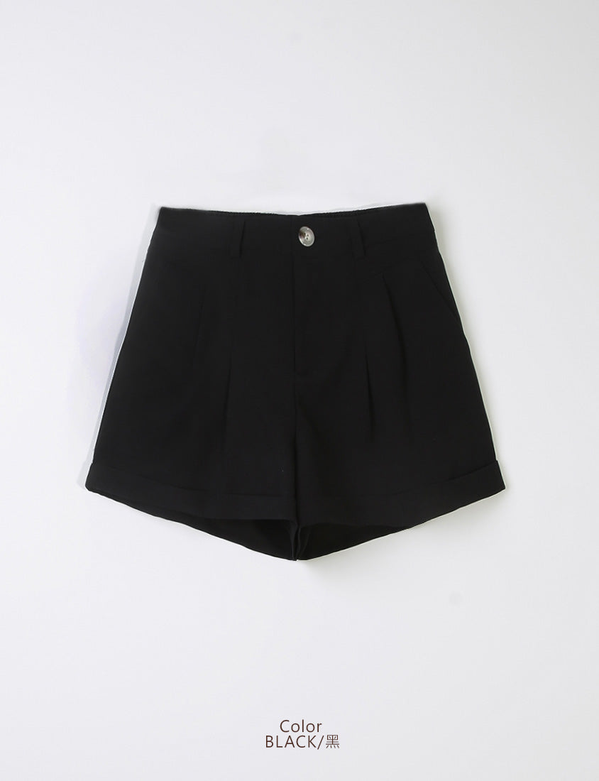 MISS. Wrinkle-Resistant Skin-Friendly Linen Cuffed Plus Size Shorts
