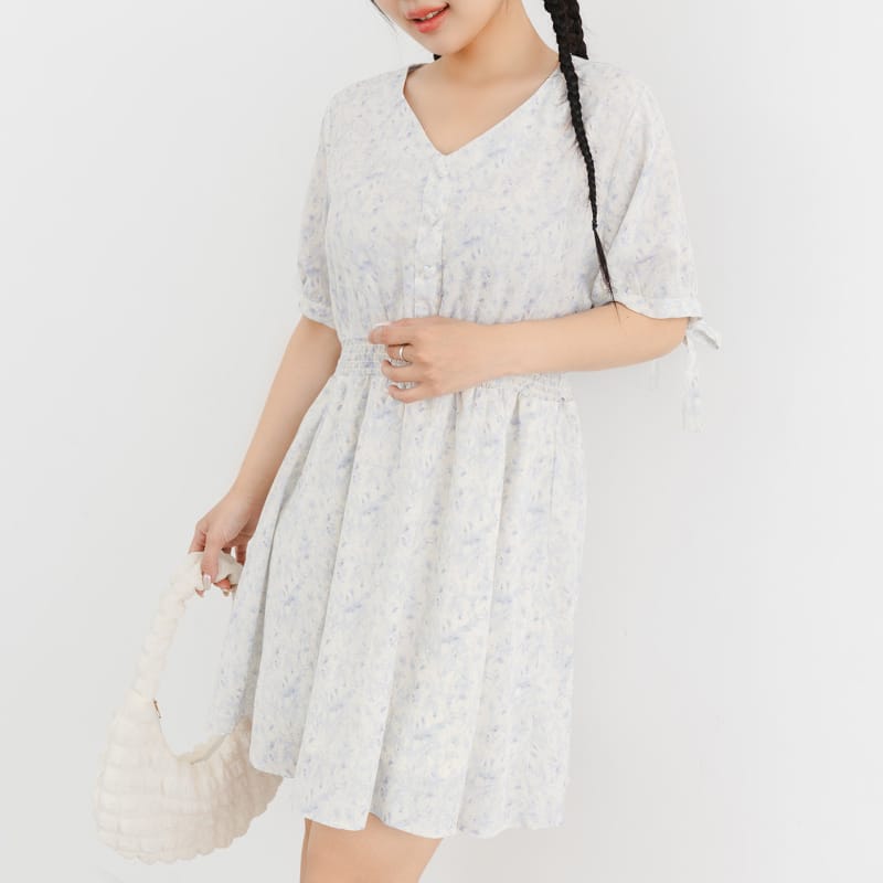 Heart Button Cuff Tie Plus Size Floral Mini Dress