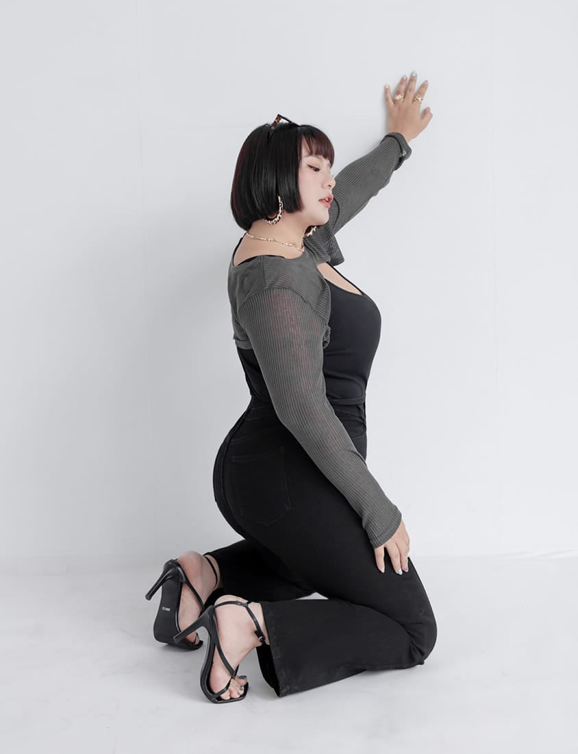 MUA! Layered Ribbed Contrast Plus Size Top