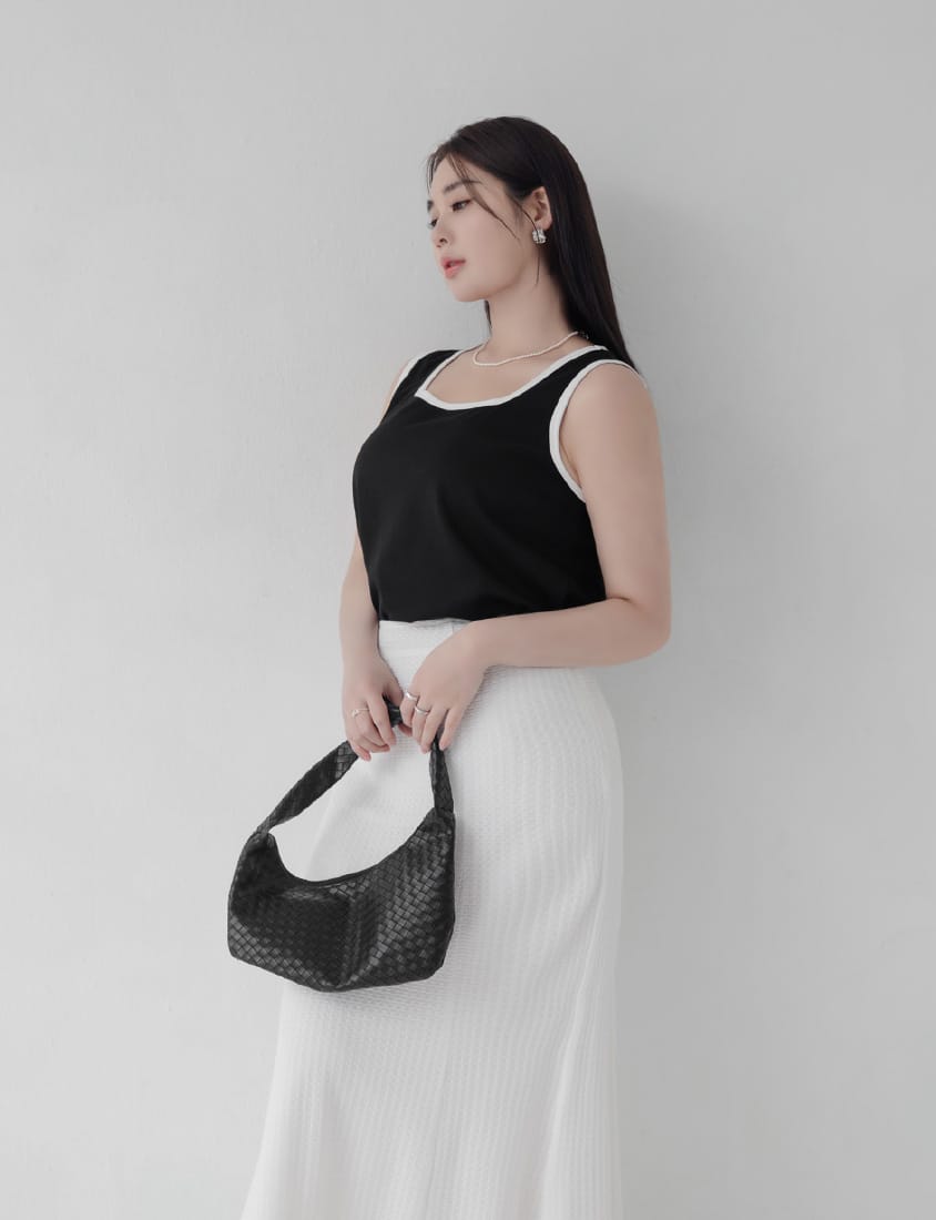 MISS. Basic Contrast Piped Plus Size Square Neck Tank Top