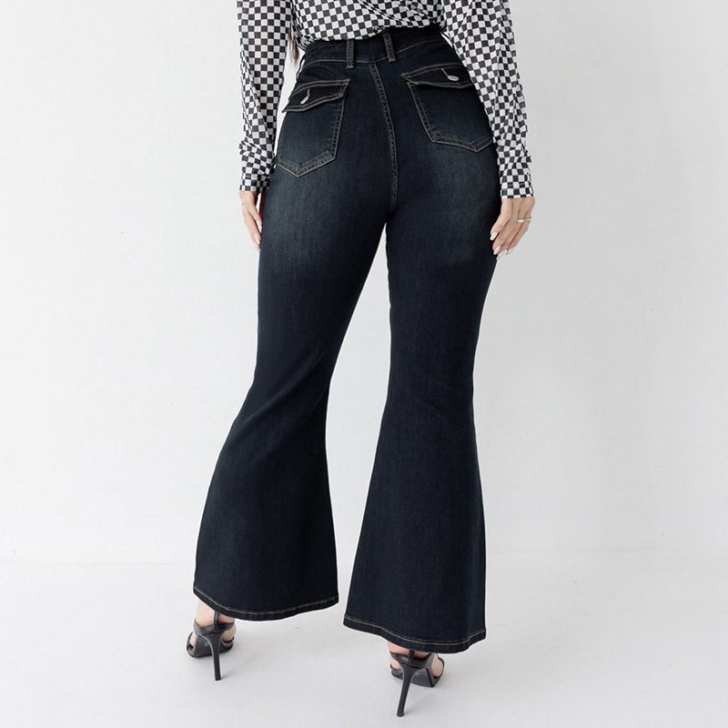 MUA! Cooling Tech V-Cut Plus Size Flare Jeans
