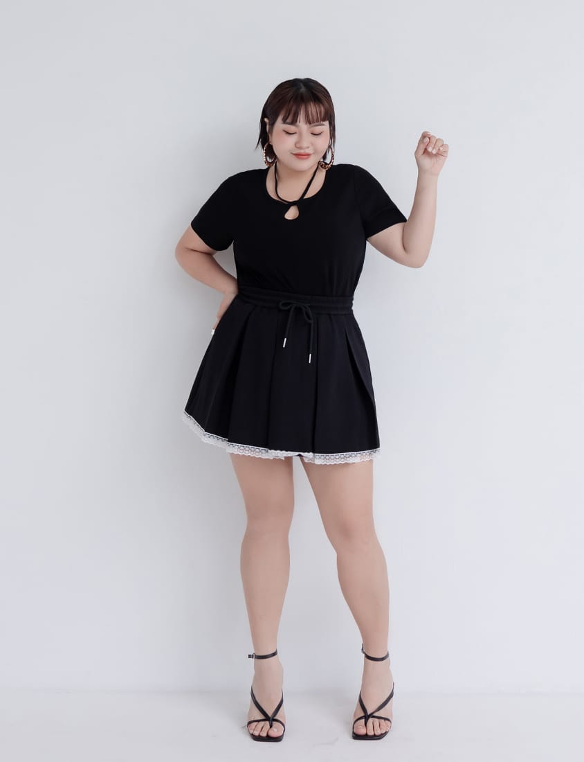 MUA! Space Cotton U-Neck Tie-Front Plus Size Top