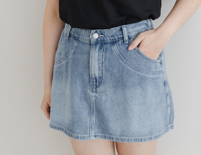 Curved Stitch A-Line Plus Size Skort