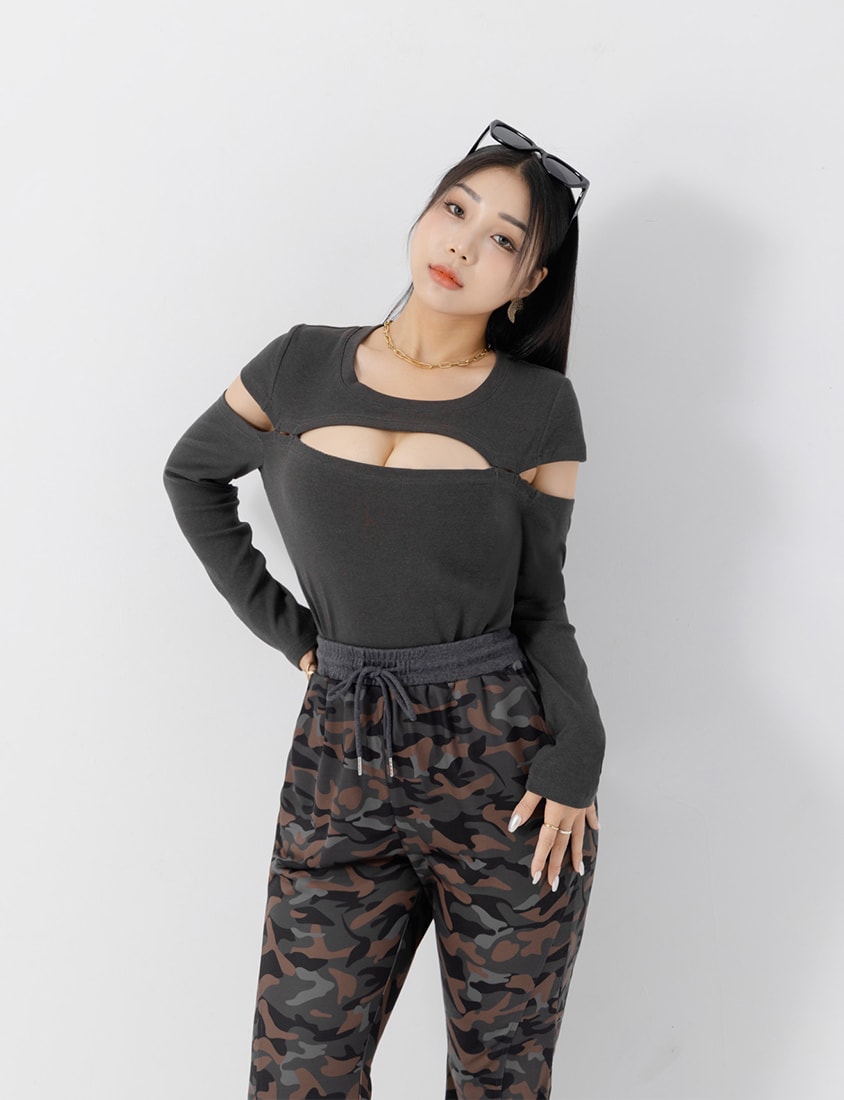 MUA! Cut-Out Plus Size Ribbed Top