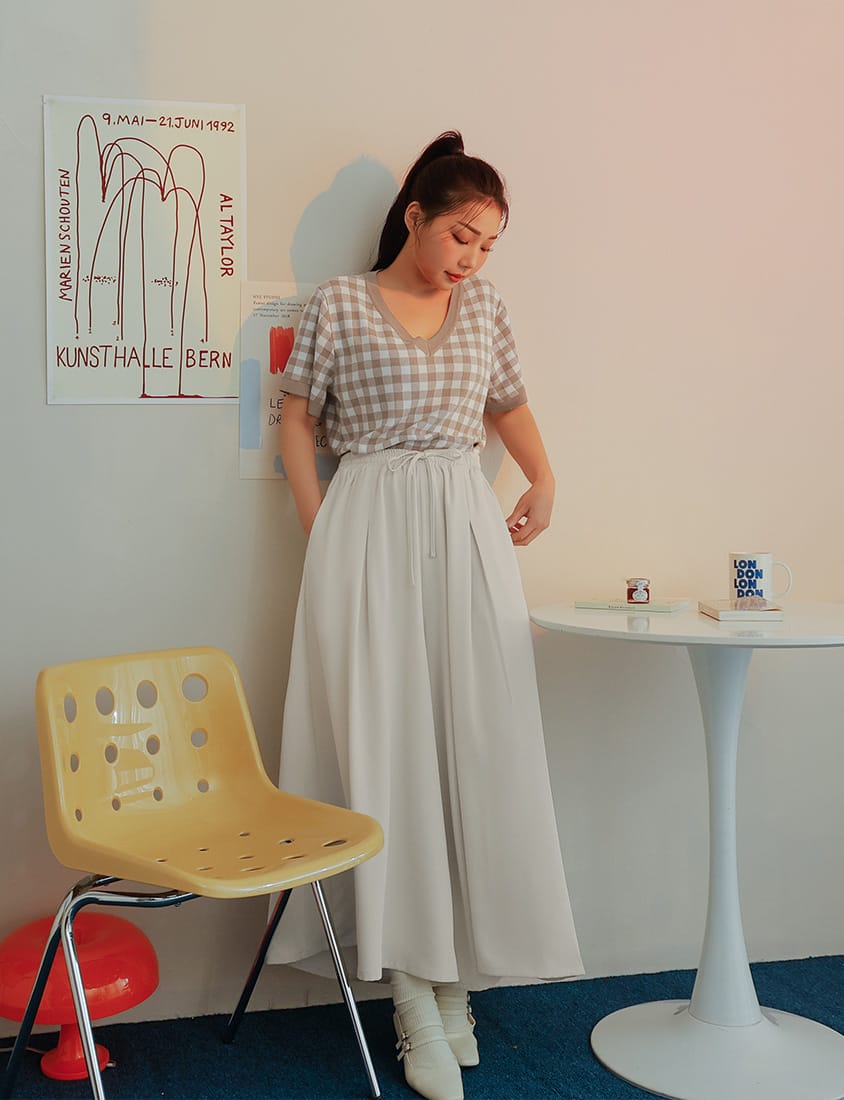 Plaid V-Neck Knit Plus Size Short Sleeve Top