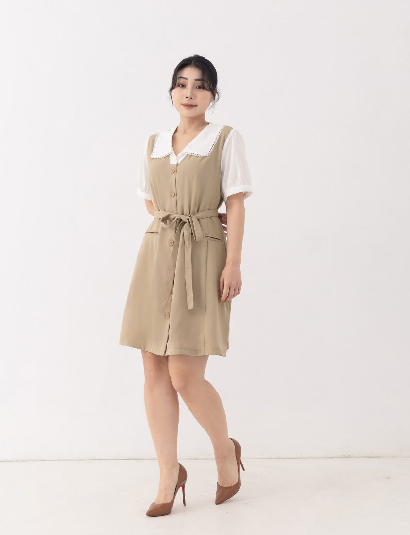 MISS. Elegant Lace Collar Plus Size Puff Sleeve Dress (With Waist Tie)