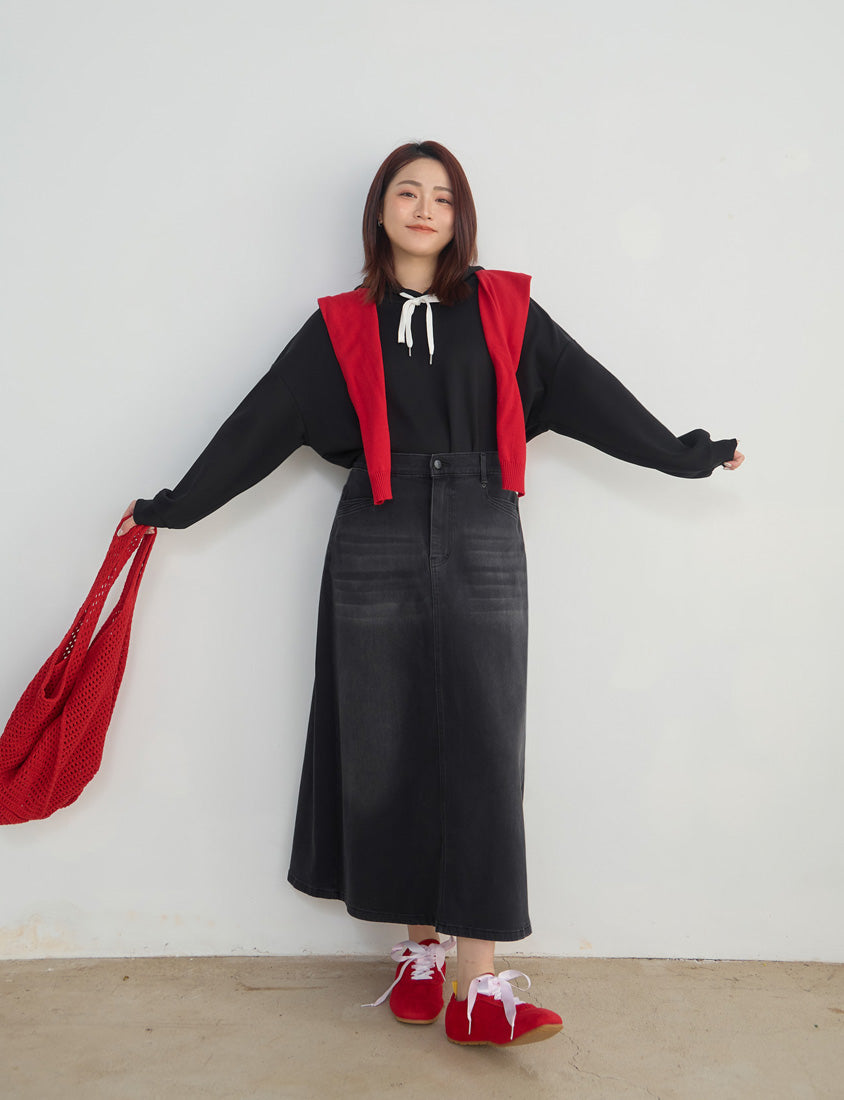 Standard Perfect Fit Back Slit Plus Size Denim Maxi Skirt