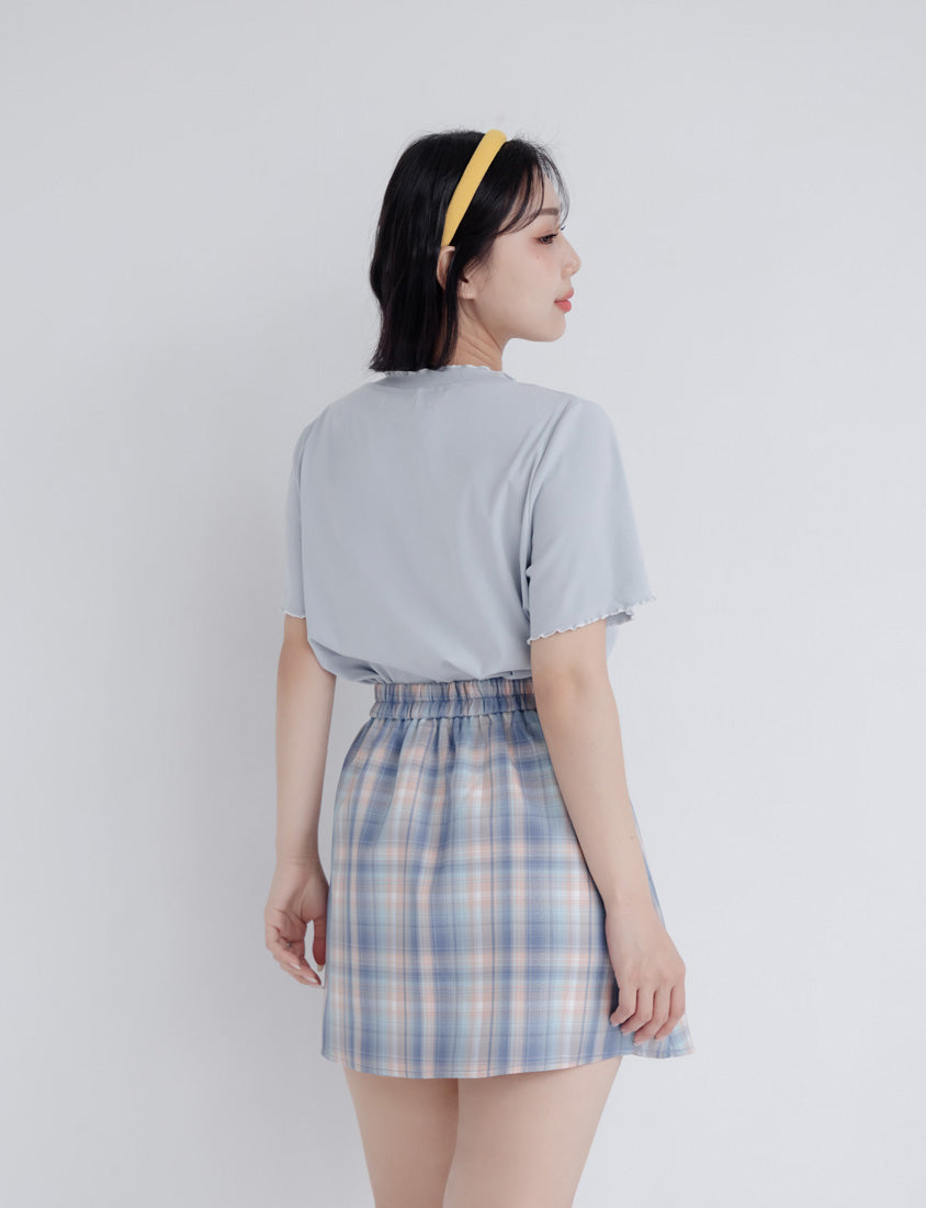 Cute Floral Applique Wavy Edge Plus Size Tee
