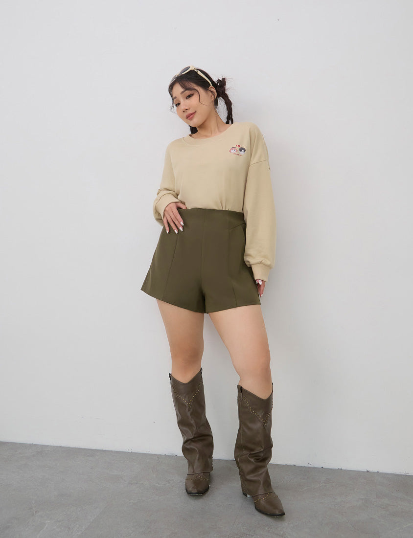 Versatile Center Stitch Plus Size Tailored Shorts