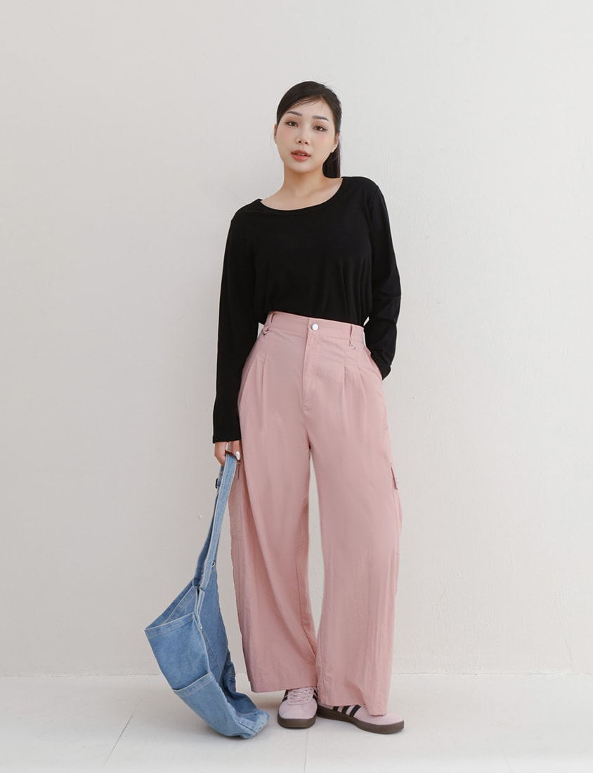 U-Neck Slim Fit Plus Size Long Sleeve Tee