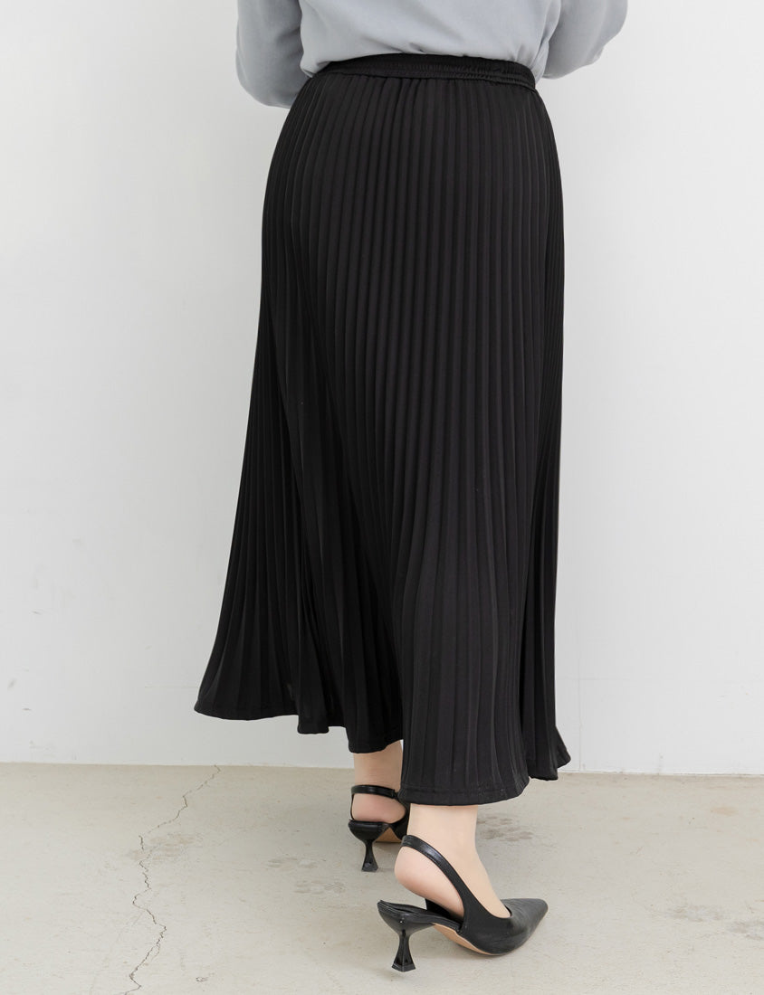 MISS. Fairy Pleated Elastic Waist Plus Size Maxi Skirt