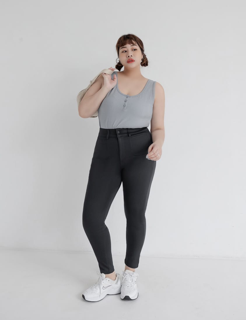 Basic U-Neck Ribbed Button Plus Size Tank Top