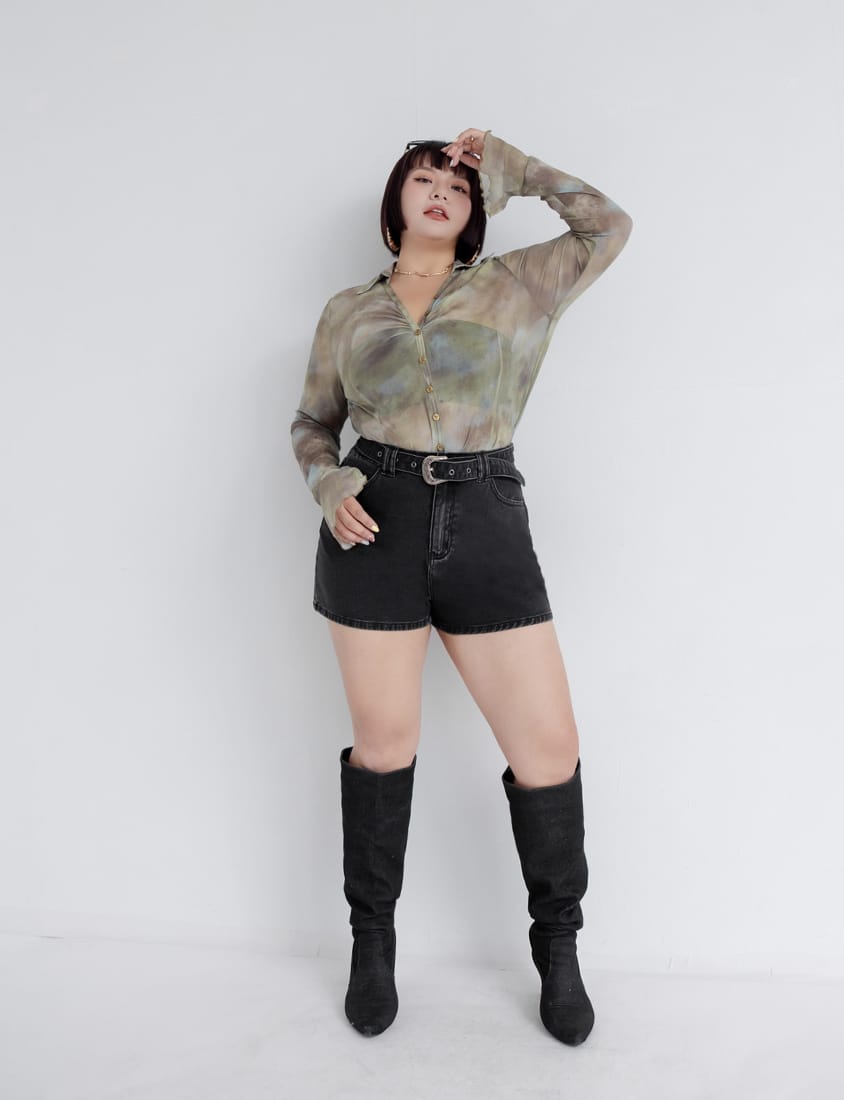 MUA! Sexy Statement Wash Plus Size Denim Shorts (With Belt)