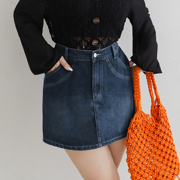 Curved Stitch A-Line Plus Size Skort