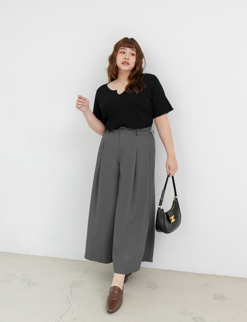 MISS. Essential Wavy Edge Plus Size Knit Top