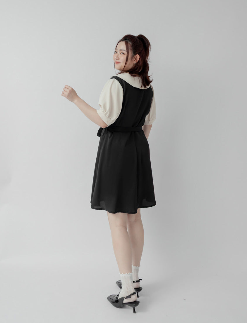Layered-Look Contrast Collar Plus Size Mini Dress (with Belt)