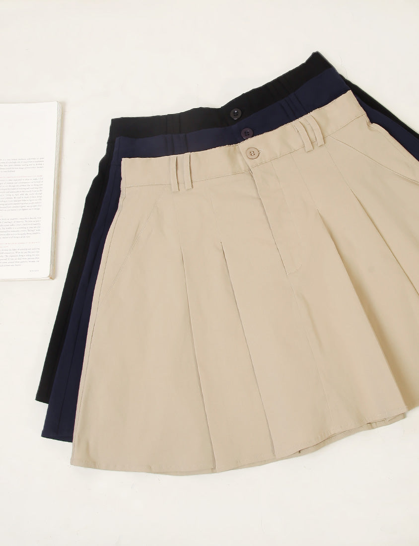 Skin-friendly Silky Pleated Back Elastic Plus Size Mini Skirt (With Pants)