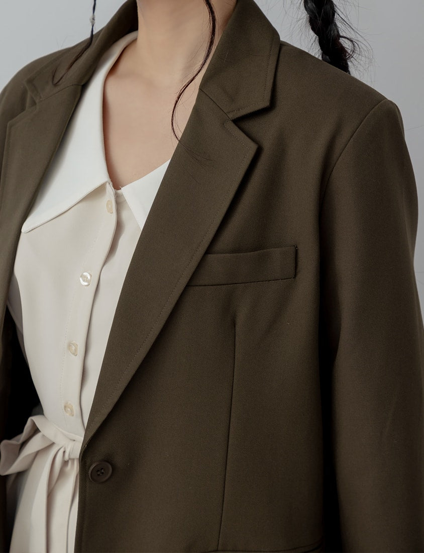 Minimal Versatile Plus Size Tailored Blazer