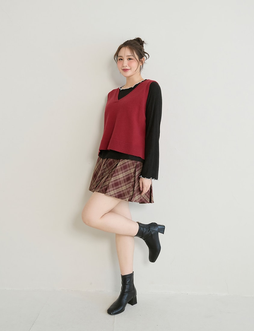 Versatile Multicolor V-Neck Cropped Plus Size Knit Vest