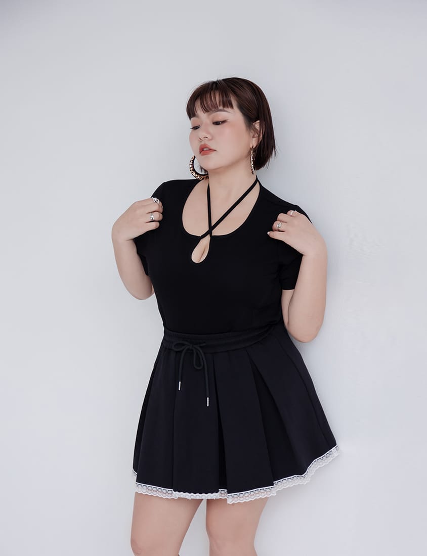 MUA! Space Cotton U-Neck Tie-Front Plus Size Top