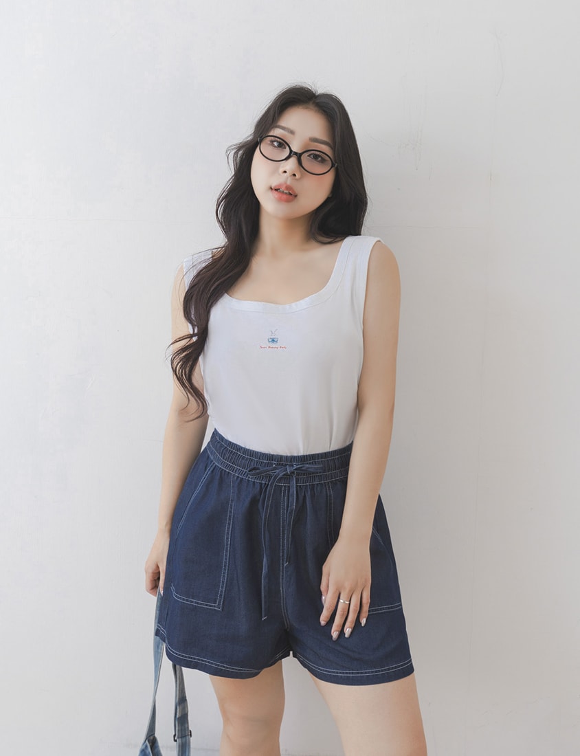Wide Strap Square Neck Hand-Drawn Print Plus Size Tank Top (Illustrator Collaboration)