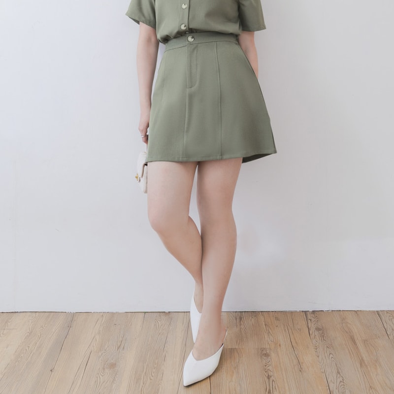MISS. Korean Contrast Stitch Twill Back-Elastic Plus Size Mini Skirt